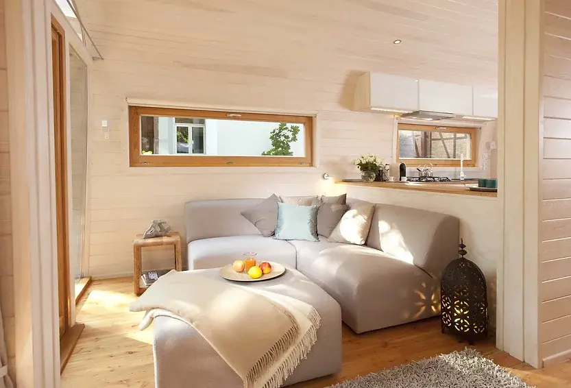 0481 Stunning tiny house with frameless glass determines the feeling of space smallhometours.com 5