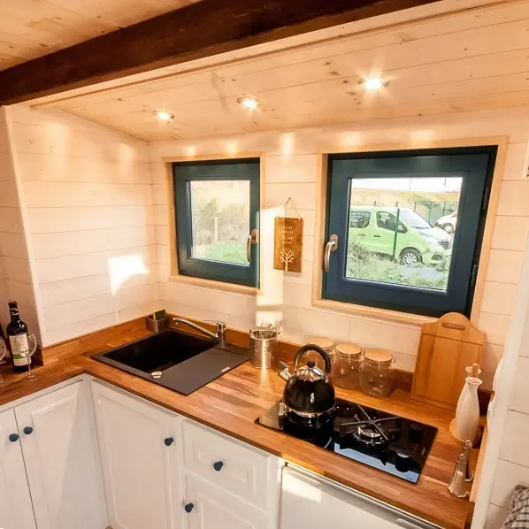 0491 Cozy tiny house with a unique style smallhometours.com 4