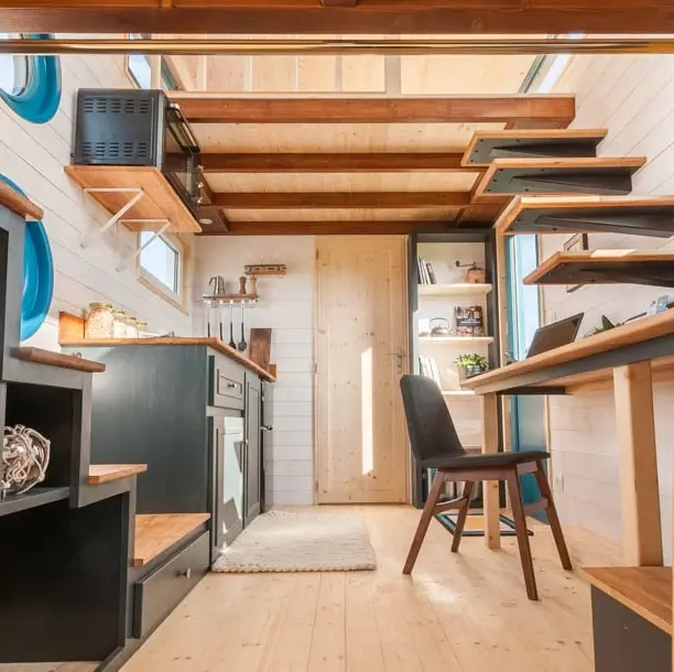 0492 Beautiful tiny house with a single slope architecture which gives it maximum interior volume smallhometours.com 9