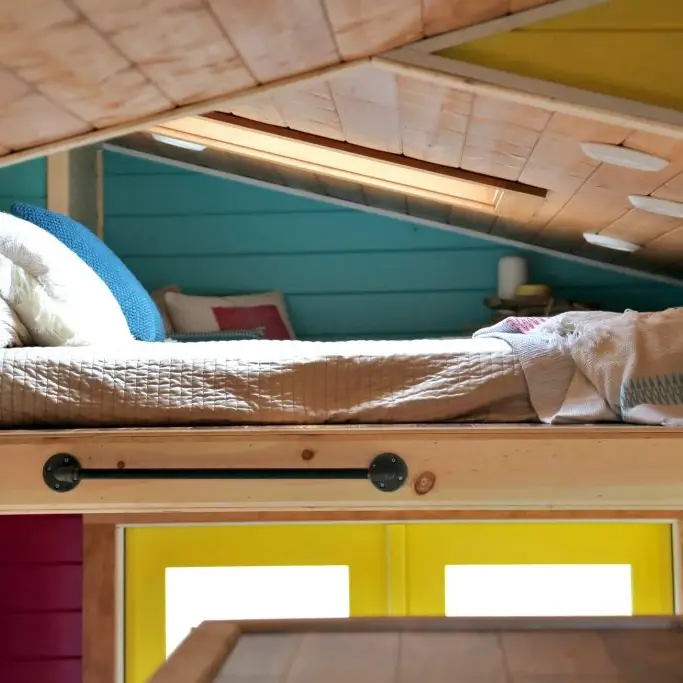 0497 24′ tiny house designed to be homey yet friendly to hospitality and travel smallhometours.com 8
