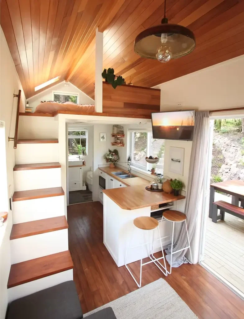 0499 Beautiful 27m2 tiny house surrounded by birdlife and native trees smallhometours.com 3