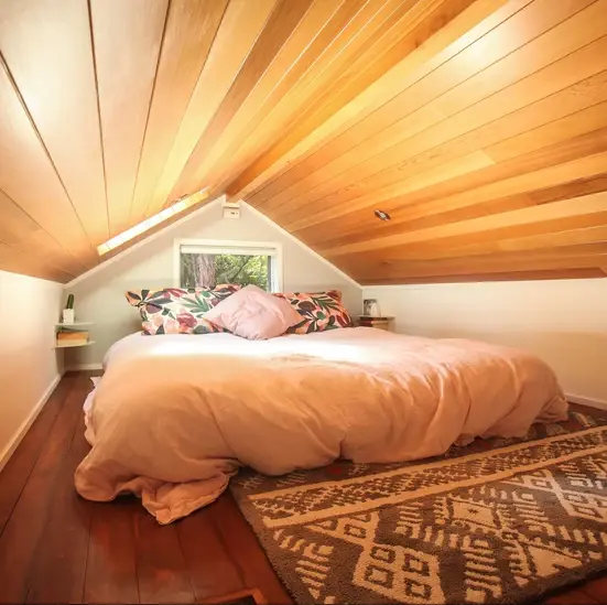 0499 Beautiful 27m2 tiny house surrounded by birdlife and native trees smallhometours.com 4