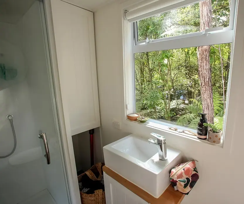 0499 Beautiful 27m2 tiny house surrounded by birdlife and native trees smallhometours.com 6