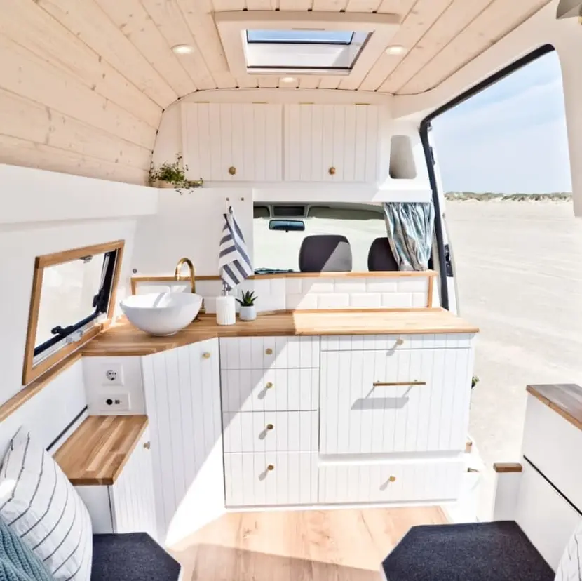 0502 Stunning VW T5 van conversion smallhometours.com 6