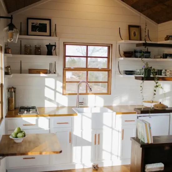 0503 Beautiful 24 tiny house with a spacious feel smallhometours.com 5