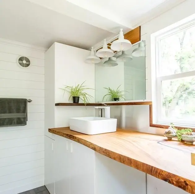 0519 Gorgeous natural modern 30ft tiny house smallhometours.com 4