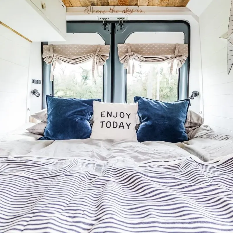 0520 Masterpiece design 2011 Citroen camper van smallhometours.com 2