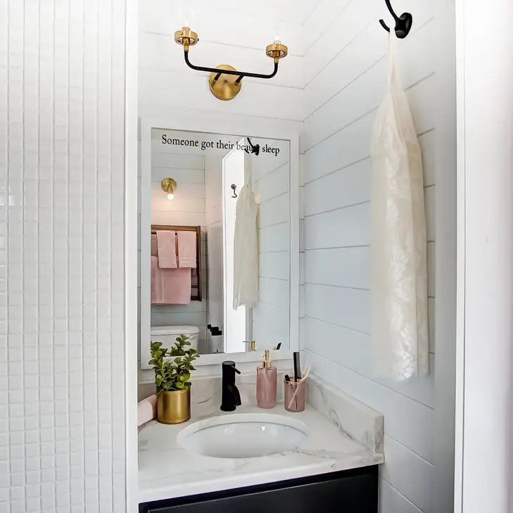 0524 A spectacular custom 28 ft. tiny house smallhometours.com 10