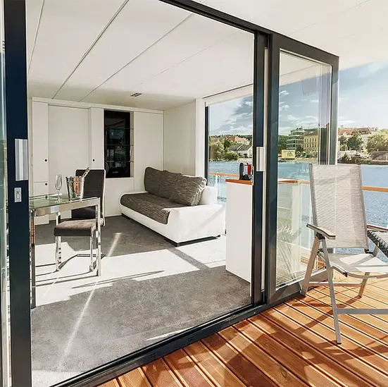 0527 Gorgeous modern tiny 40 houseboat with rooftop deck smallhometours.com 6
