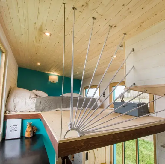 0528 Beautiful tiny house with many windows that make it a bright and pleasant space to live smallhometours.com 10