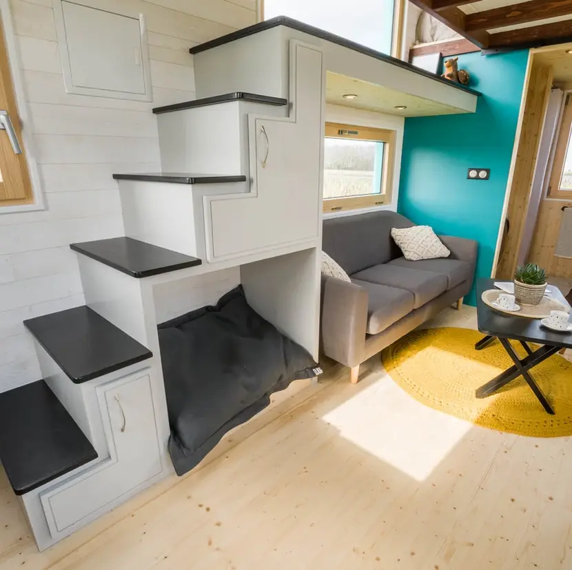 0528 Beautiful tiny house with many windows that make it a bright and pleasant space to live smallhometours.com 6