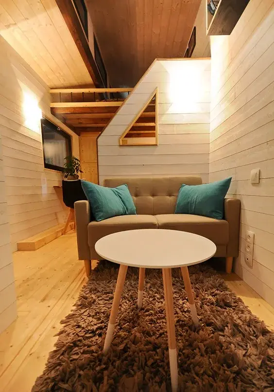0529 Stunning tiny house with unhooked roof smallhometours.com 1