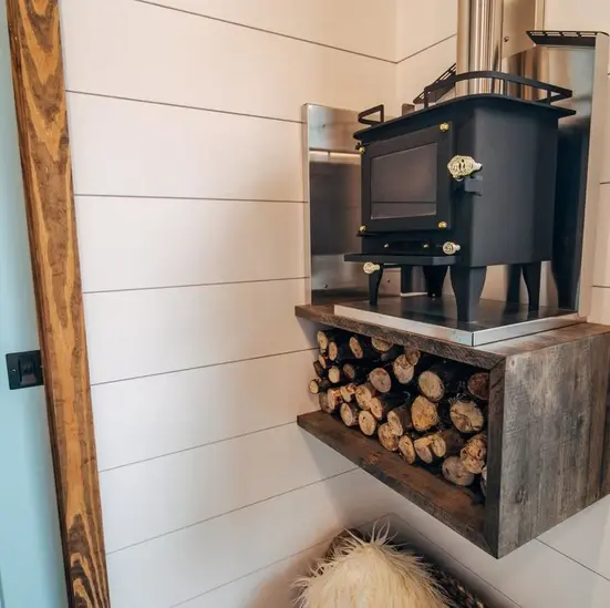 0531 Gorgeous charming 32 ft tiny house on a gooseneck trailer smallhometours.com 9