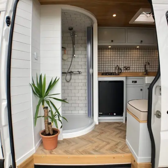 0536 Stunning Volkswagon crafter van both inside and out smallhometours.com 1