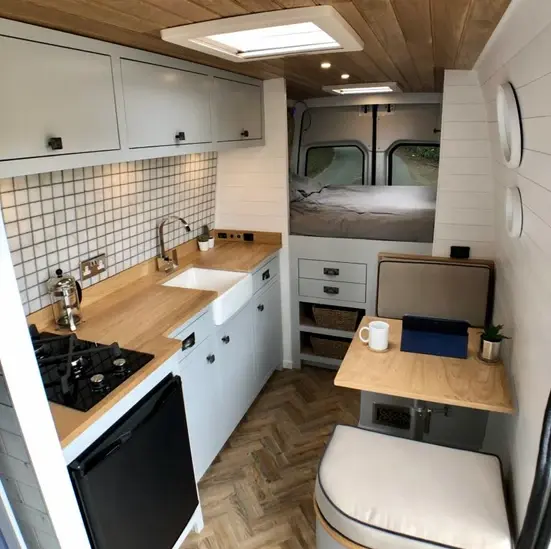 0536 Stunning Volkswagon crafter van both inside and out smallhometours.com 3