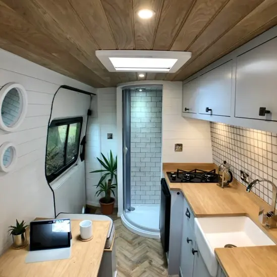 0536 Stunning Volkswagon crafter van both inside and out smallhometours.com 6
