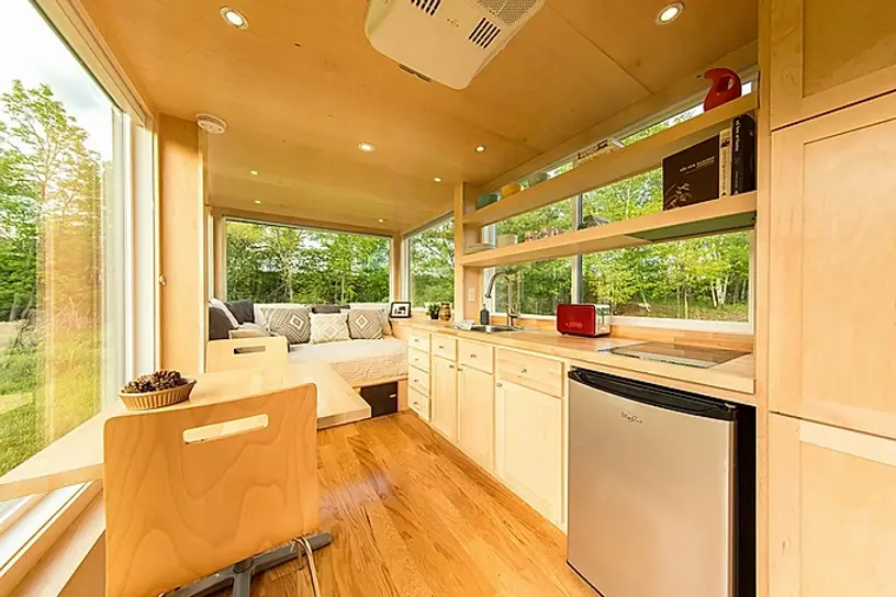 0541 The perfect 21 tiny house to escape the stresses that invade all of our lives smallhometours.com 3