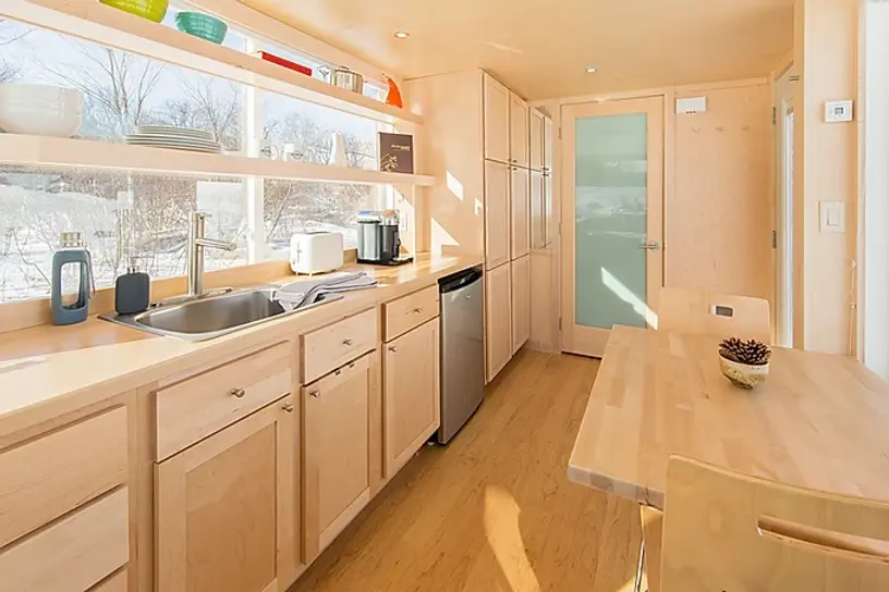 0541 The perfect 21 tiny house to escape the stresses that invade all of our lives smallhometours.com 6