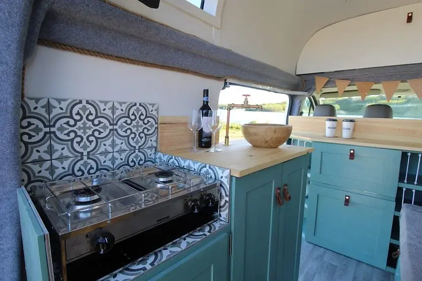 0544 Beautiful short SWB van with a unique high roof smallhometours.com 5