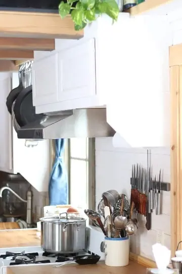 0549 Gorgeous self sufficiency homesteading 24 ft tiny house smallhometours.com 8