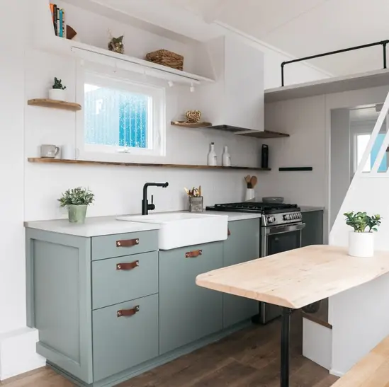 0551 Amazing design inside and out 31 ft tiny house smallhometours.com 4