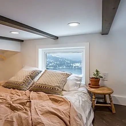 0569 Cozy and warmest 22 tiny house smallhometours.com 9