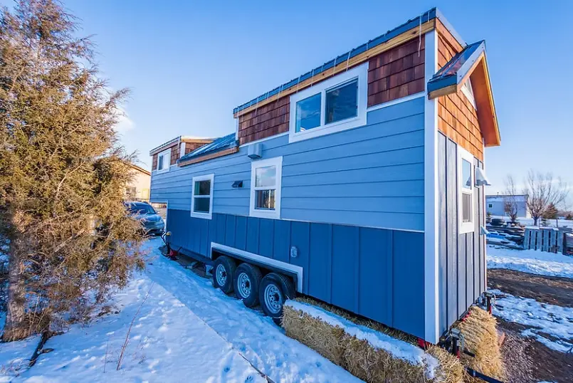 0577 Stunning tiny house that combines modern style with farmhouse style accents smallhometours.com 4