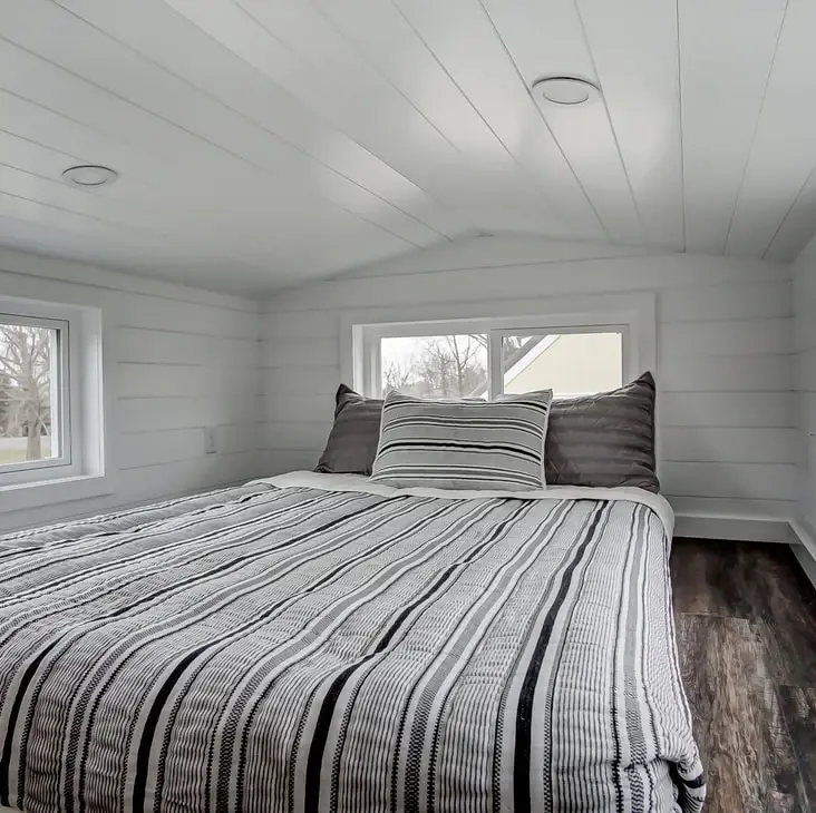 0579 20 ft tiny house built in benches w storage 72000 smallhometours.com 1