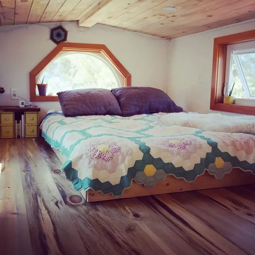 0583 Her DIY with healthy natural building materials tiny house smallhometours.com 9