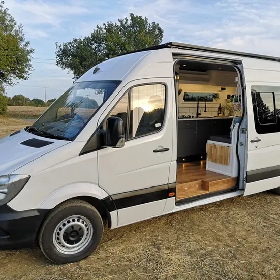 0586 Stunning Mercedes Sprinter 313 Cdi luxury conversion smallhometours.com 7
