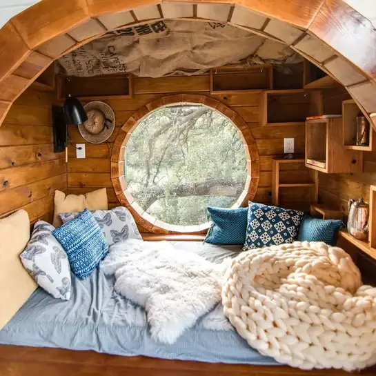 0587 Gorgeous tiny treehouse for a romantic night smallhometours.com 7