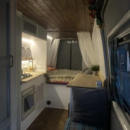 0588 Beautiful off grid stealthy Mercedes sprinter camper lwb smallhometours.com 9
