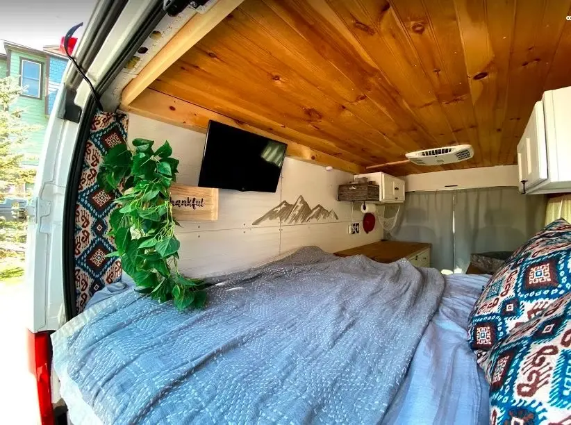 0590 Beautifully designed Ram Promaster with high roof fully equipped smallhometours.com 8