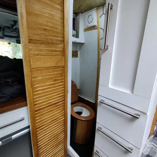 0602 Bespoke van conversion with fully electrical system to avoid using gas smallhometours.com 4