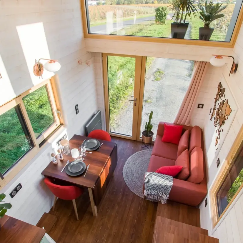 0605 Beautiful tiny house that displays a resolutely contemporary architecture smallhometours.com 5