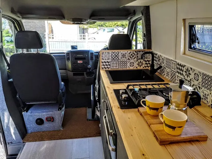 0616 Stunning VW crafter 14 plate long wheel base smallhometours.com 4