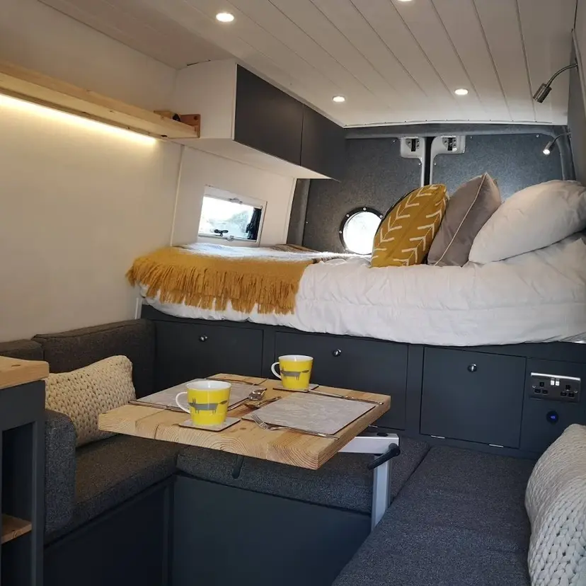 0616 Stunning VW crafter 14 plate long wheel base smallhometours.com 6