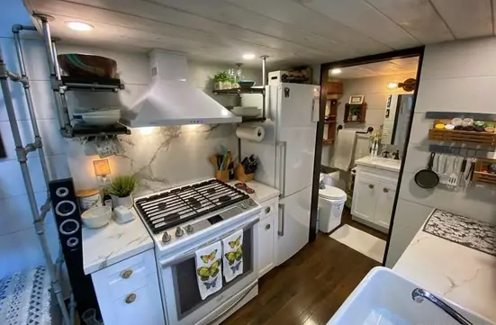 0627 At 28 feet long this tiny house has everything you need in an intelligent well designed space smallhometours 12