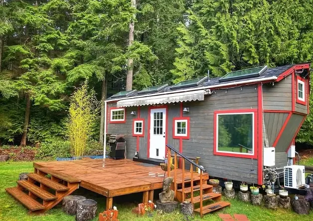 0627 At 28 feet long this tiny house has everything you need in an intelligent well designed space smallhometours 3