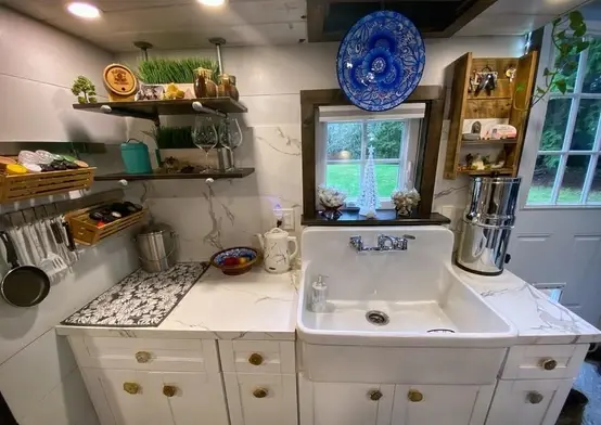 0627 At 28 feet long this tiny house has everything you need in an intelligent well designed space smallhometours 4