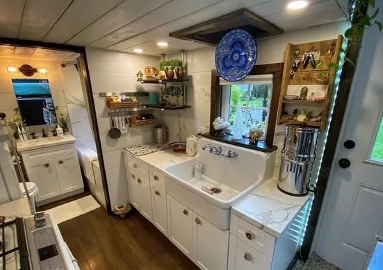 0627 At 28 feet long this tiny house has everything you need in an intelligent well designed space smallhometours 6