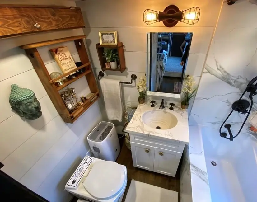 0627 At 28 feet long this tiny house has everything you need in an intelligent well designed space smallhometours 7