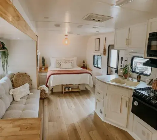 0633 Excellence renovation 2015 Jayco Jay RV tiny home smallhometours.com 3