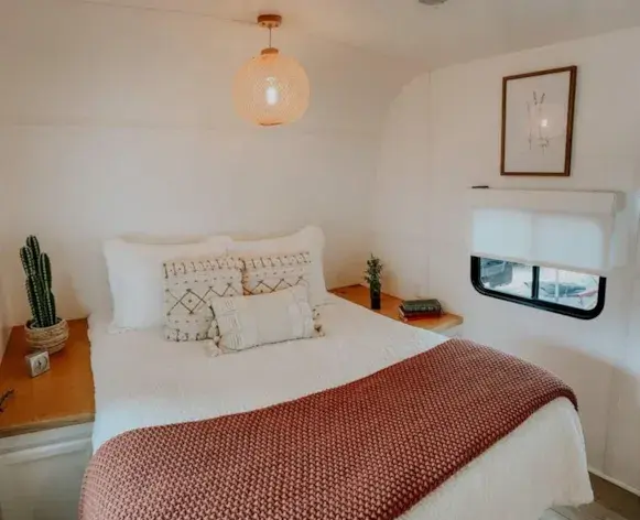0633 Excellence renovation 2015 Jayco Jay RV tiny home smallhometours.com 4