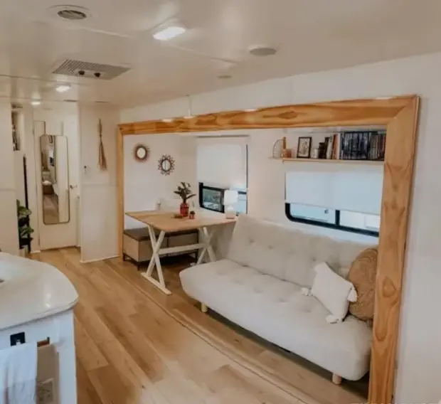 0633 Excellence renovation 2015 Jayco Jay RV tiny home smallhometours.com 7