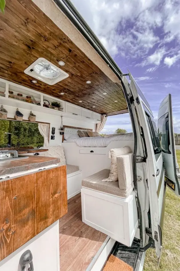 0666 Stunning Mercedes sprinter very light and airy space conversion smallhometours.com 8