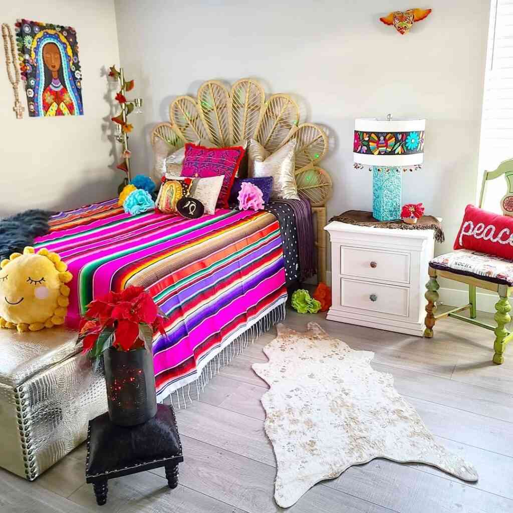 Old Mexican House Interior Design Ideas smallhometours.com 13