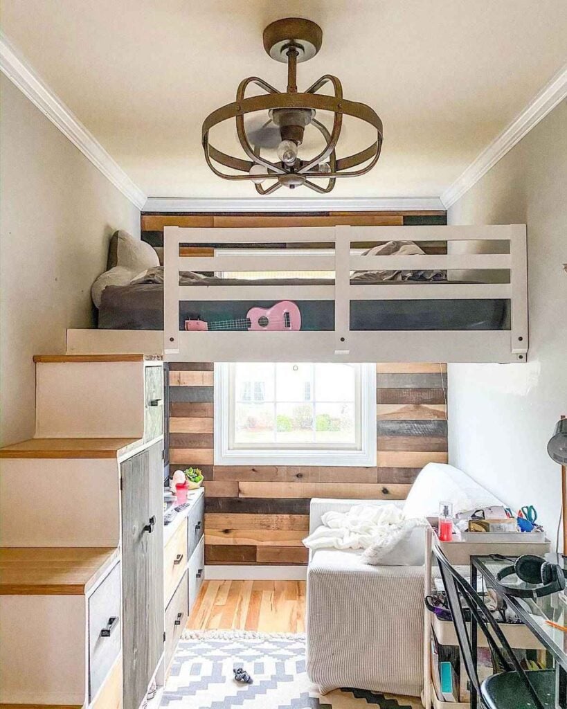 Tiny Teenage Bedroom Ideas smallhometours.com 2