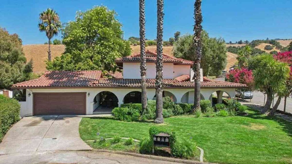 3,200-Sq-Ft Spanish Revival Home with 4 Bedrooms and Signature Arched Walkway