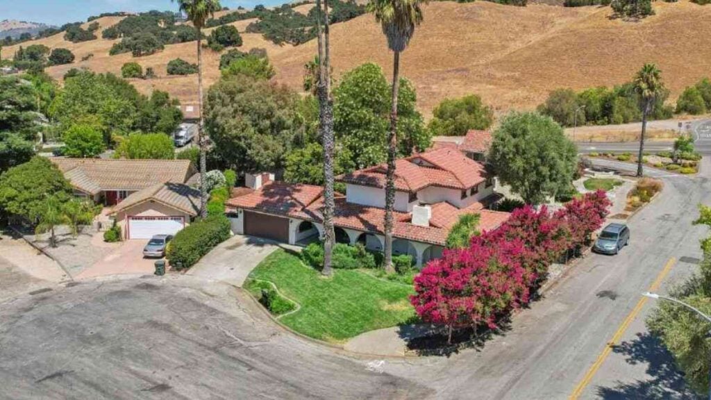 3,200-Sq-Ft Spanish Revival Home with 4 Bedrooms and Signature Arched Walkway